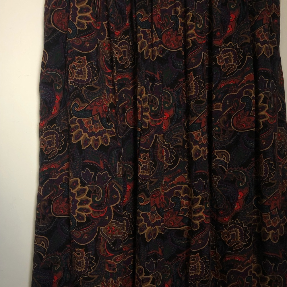 Sag Harbor Elastic Maxi Skirt with Red and Gold Floral Paisley Pattern M - Picture 3 of 7